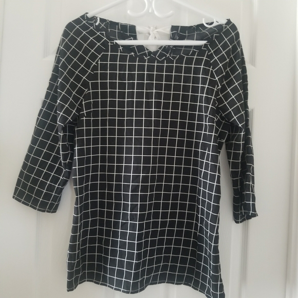 Black checkered top with bow detail - Picture 1 of 2